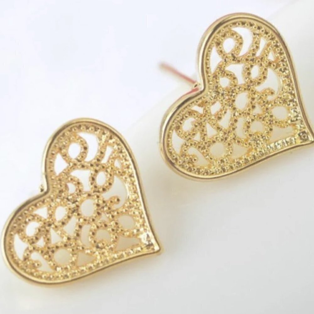 Heart Filigree Stud Earrings